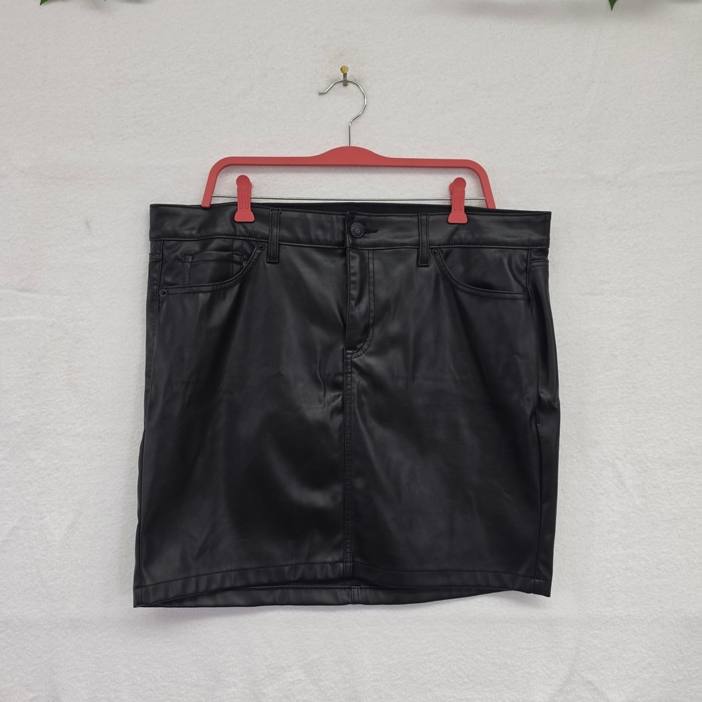 Torrid Black Faux Leather Mini Skirt Womens Plus Size 16 Edgy 5-Pocket Moto